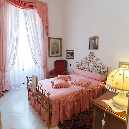 Corso Cavour Di Paola * La Spezia